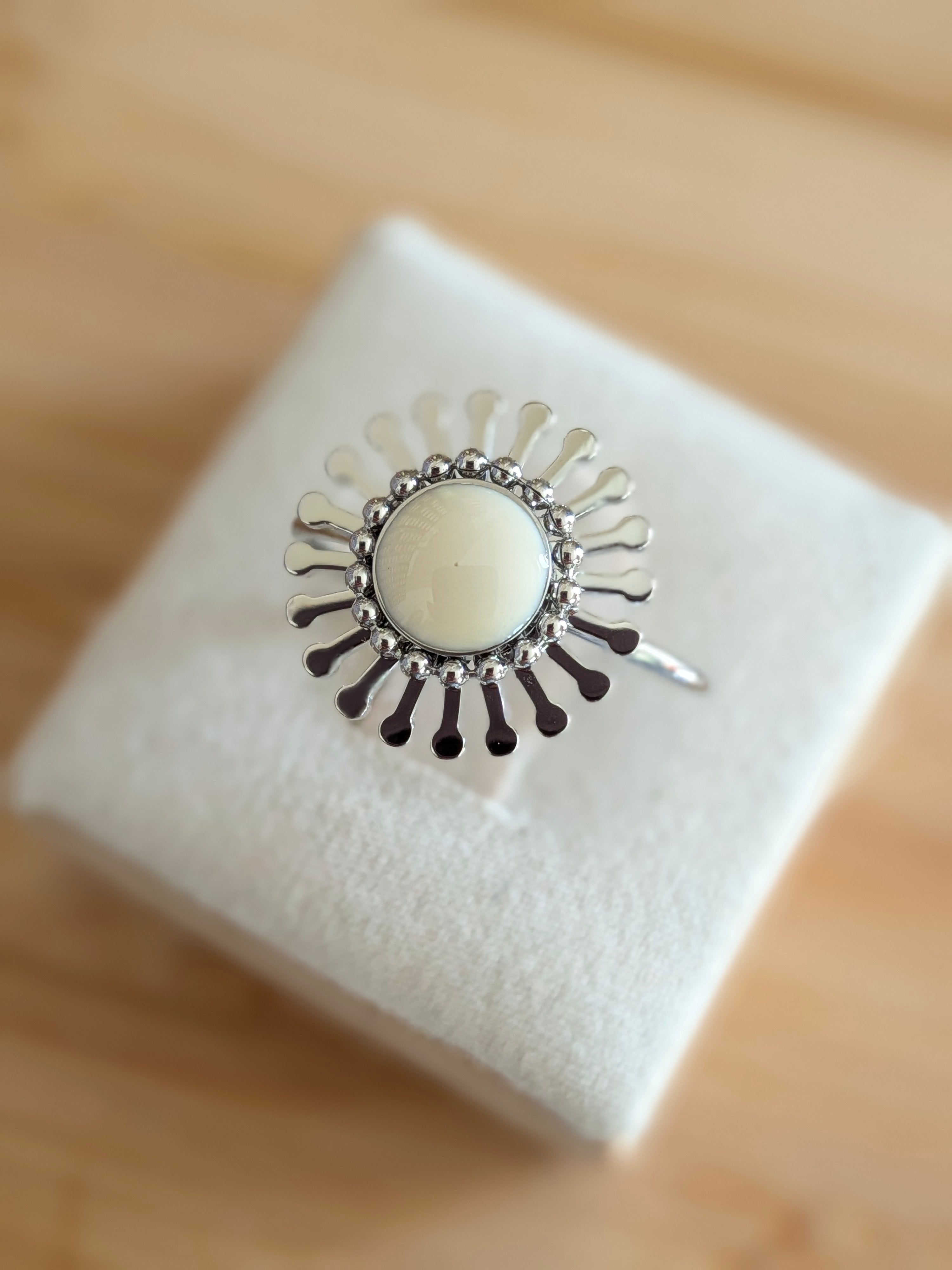 Bague Soleil Beige Argentée