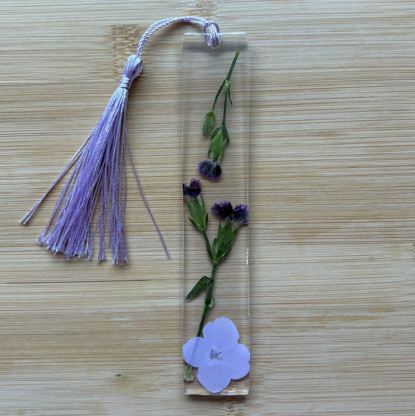 Marque-page résine époxy — Bouquet Mauve 🪻
