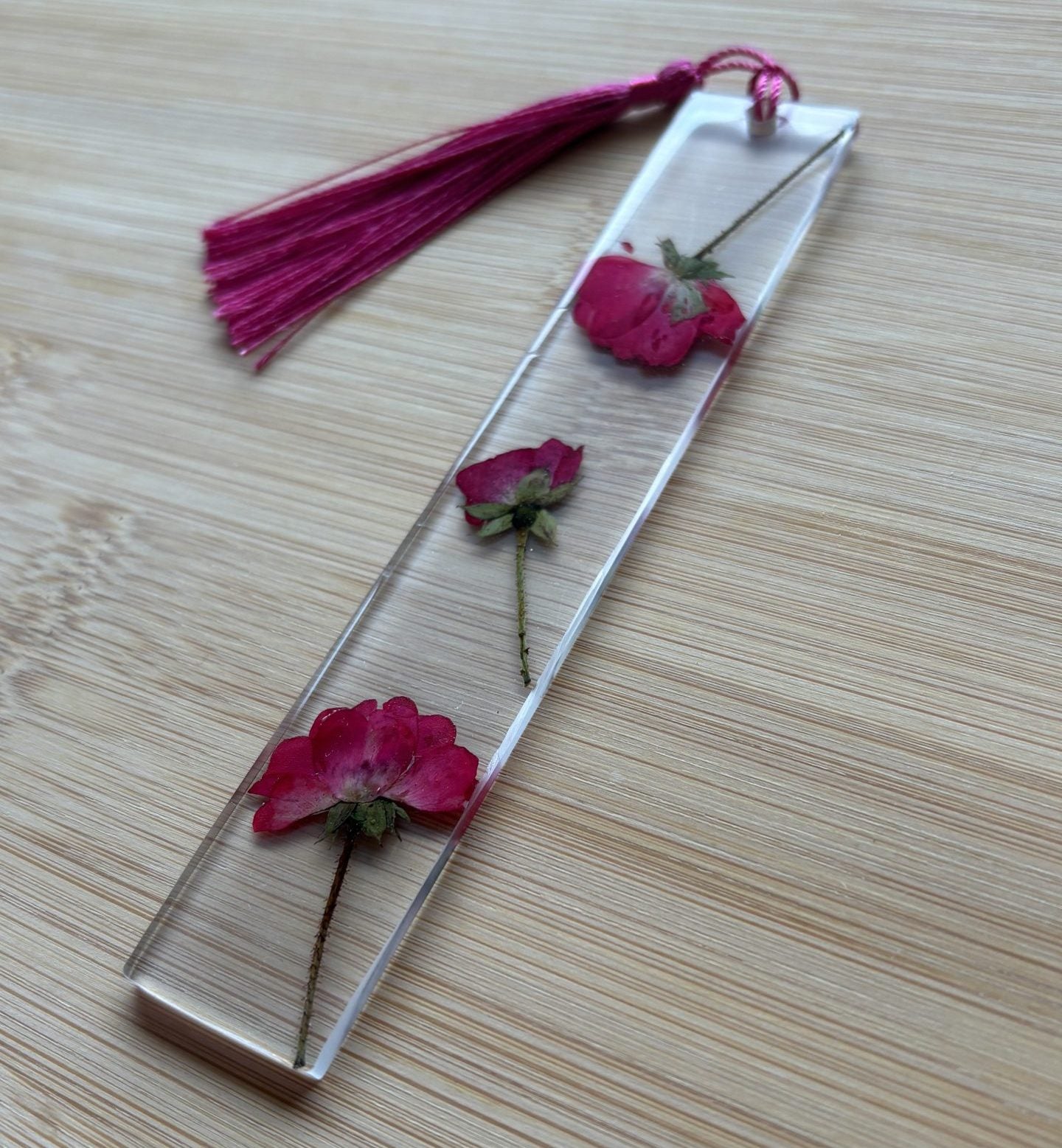 Marque-page résine époxy — Bouquet Fuchsia 🌹
