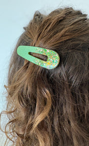 Barrette goutte résine – Coloris Menthe Pailletée