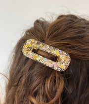 Barrette ovale résine – Coloris Prairie en Fleurs