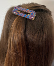 Barrette ovale résine – Coloris Fête en Confettis