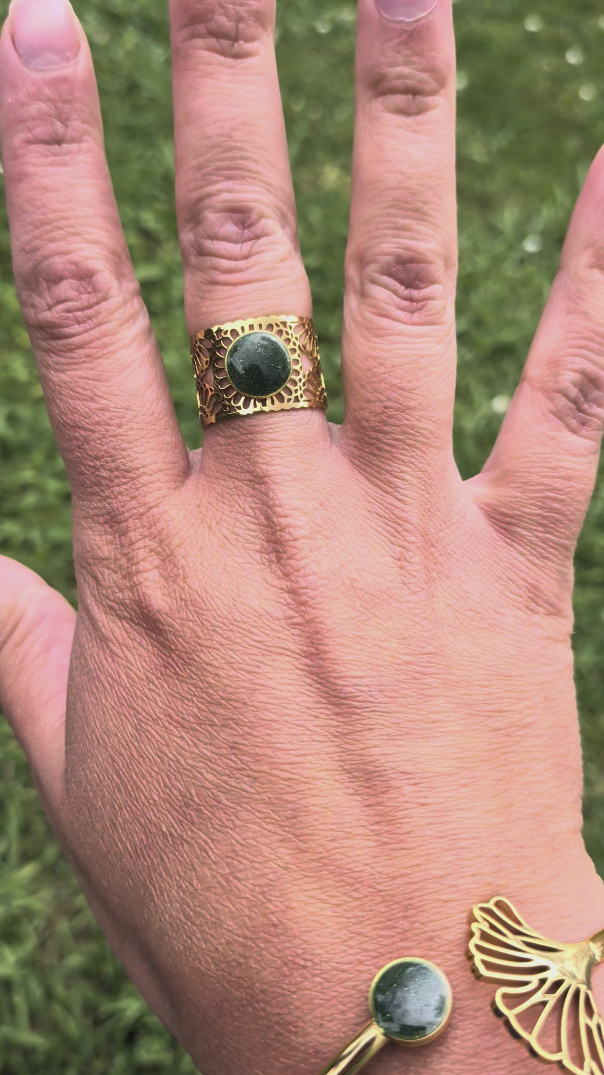 Charger la vidéo : Bague fleurie Verte