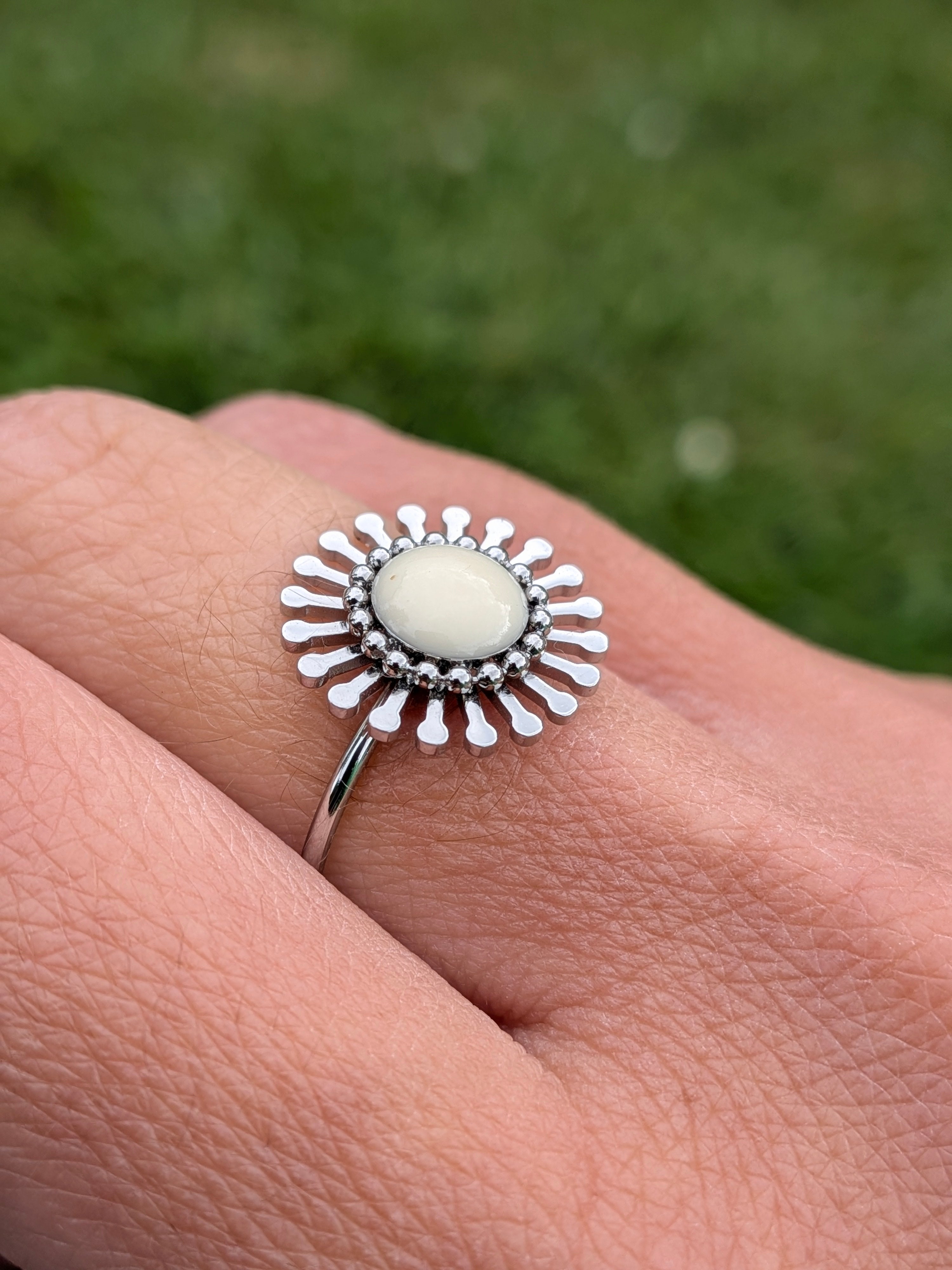 Bague Soleil Beige Argentée